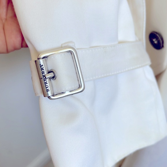 ❤️Authentic BURBERRY white silver trench coat - Picture 8 of 14